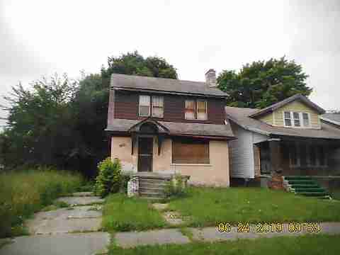 5911 Eastlawn (2)_m.jpg